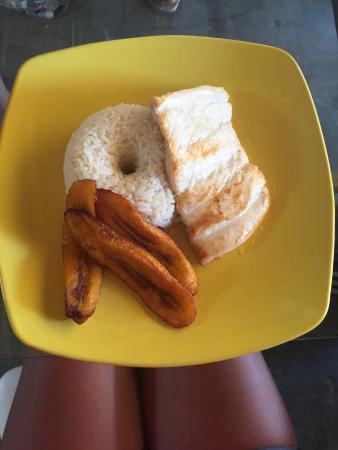 Ceviche de conchas negras del restaurante El Manglar en Los Órganos, Piura